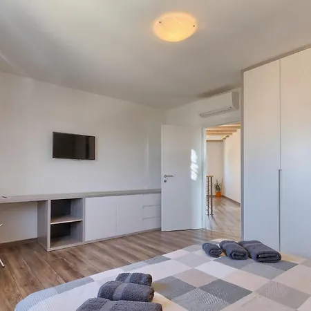 בית נופש Magica פולה