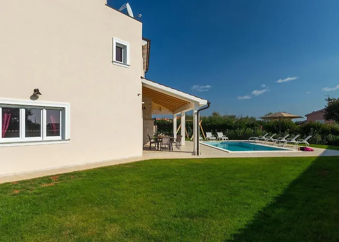 Magica 펜션 풀라