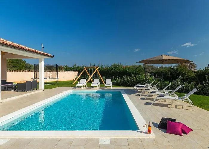 Magica 펜션 풀라