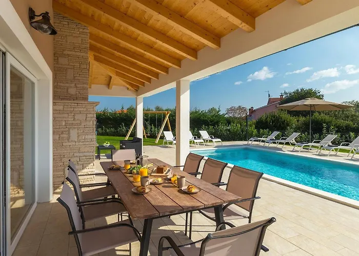 Magica 펜션 풀라